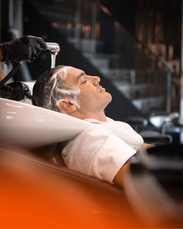 When you get your hair washed and a facial done, and you end up feeling entirely reborn ⭐️ #Barber #Fresha #DubaiBarber #BarberFacial